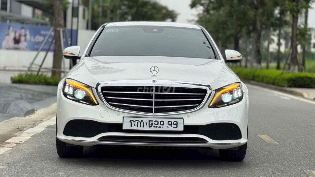 Mercedes-Benz 2021 - ảnh 1
