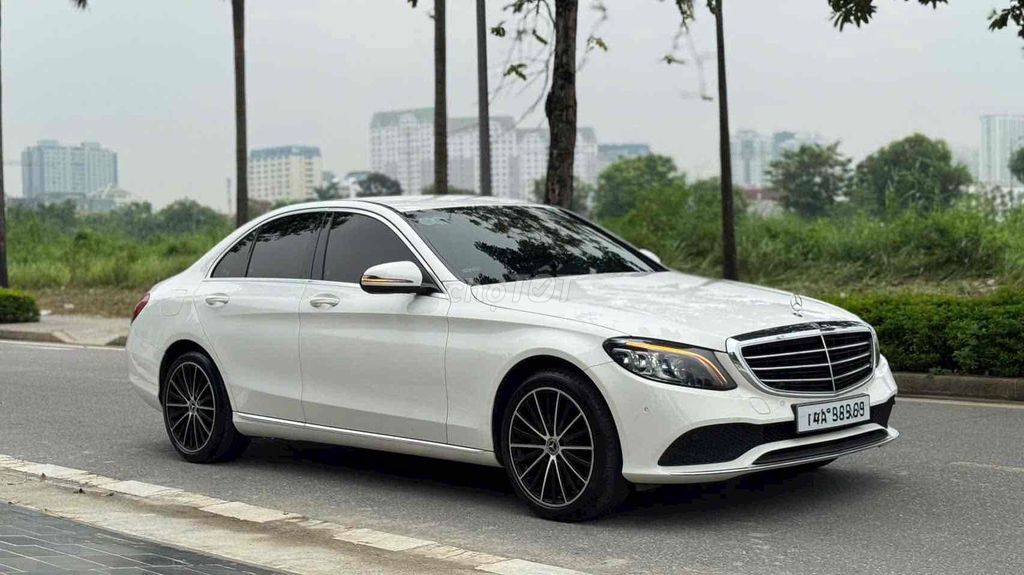 Mercedes-Benz 2021 - ảnh 3