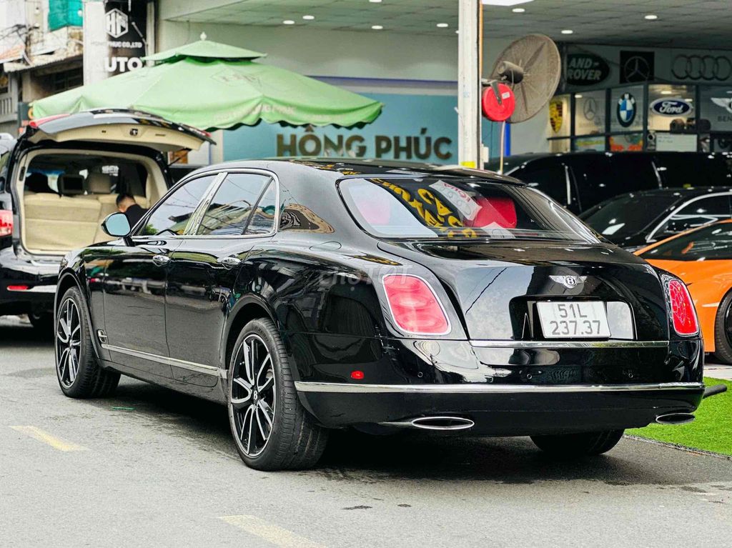Bentley 2011 - ảnh 2