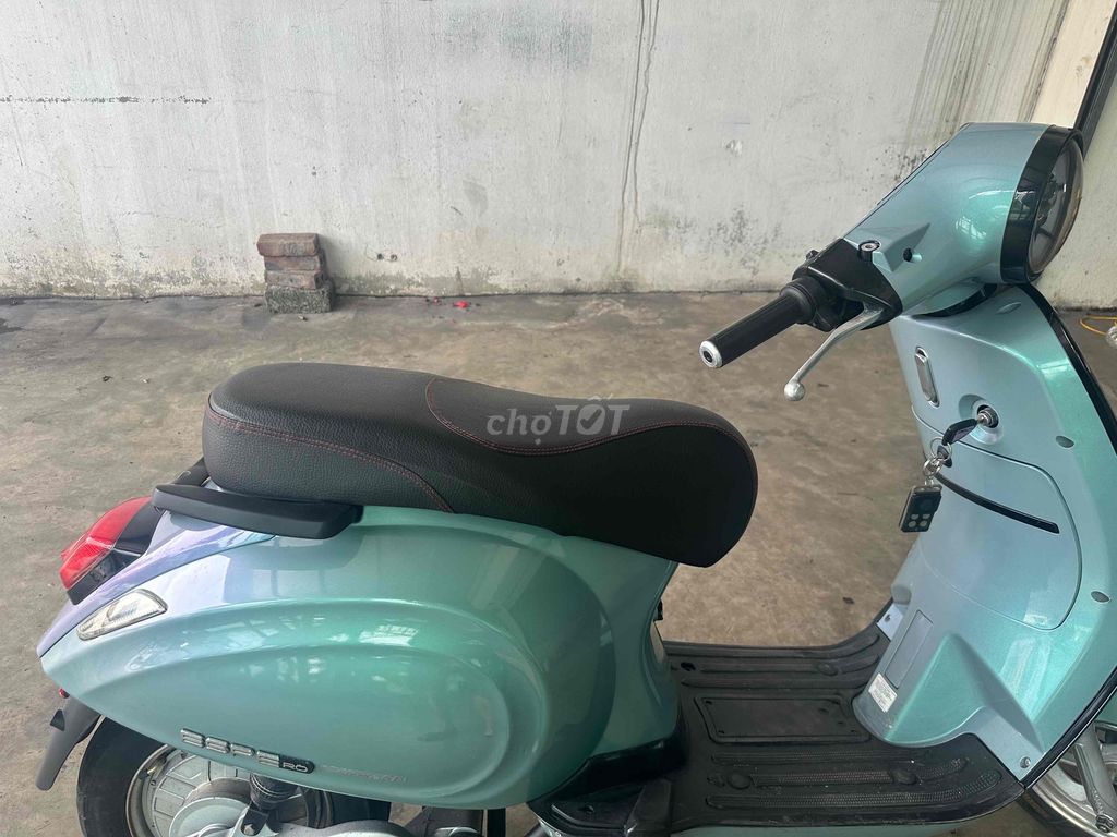 Vespa 2023 - ảnh 1