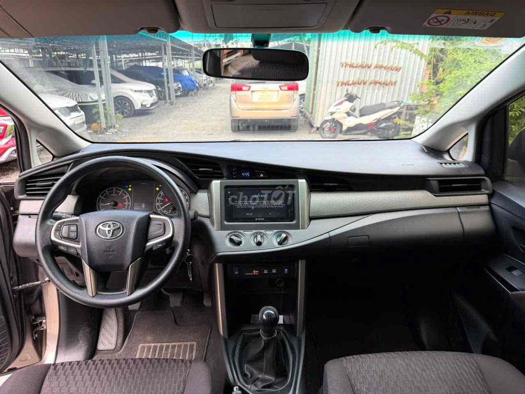 Toyota Innova 2.0E 2023 - ảnh 3