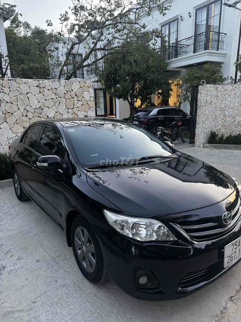 Toyota Corolla Altis - ảnh 1