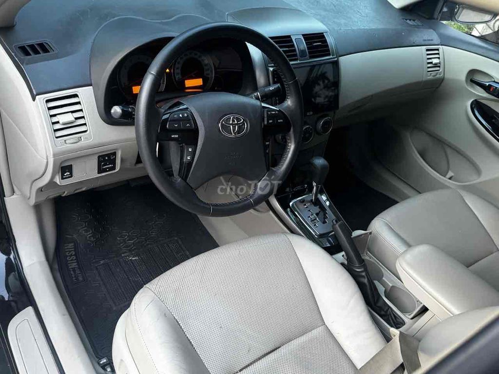 Toyota Corolla Altis - ảnh 4