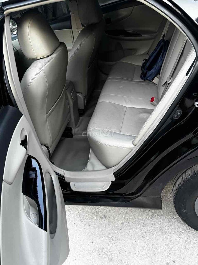Toyota Corolla Altis - ảnh 5