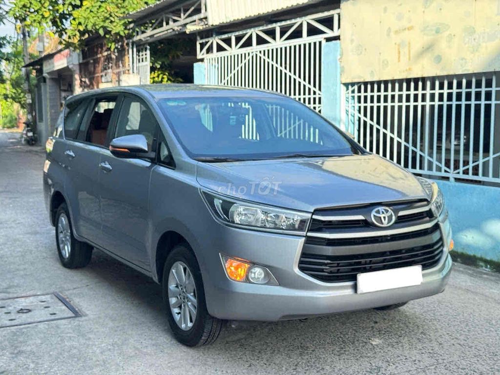 Toyota Innova 2.0E 2019 - ảnh 2