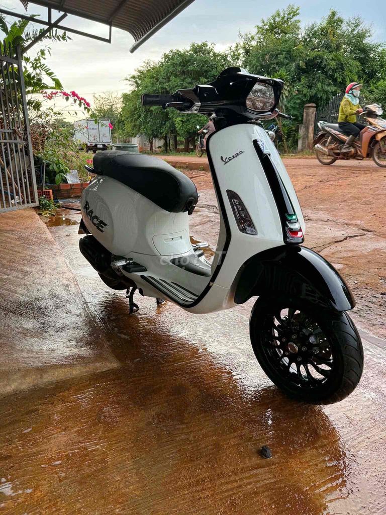 Piaggio Vespa 2022 - ảnh 1