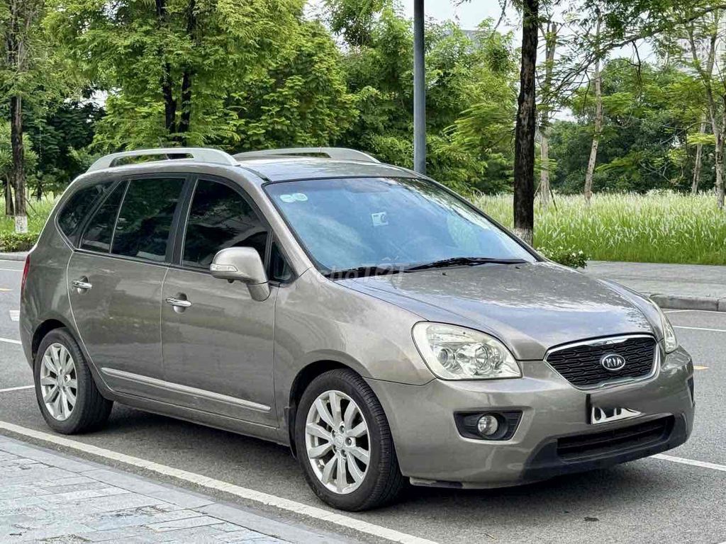 Kia Carens - ảnh 2