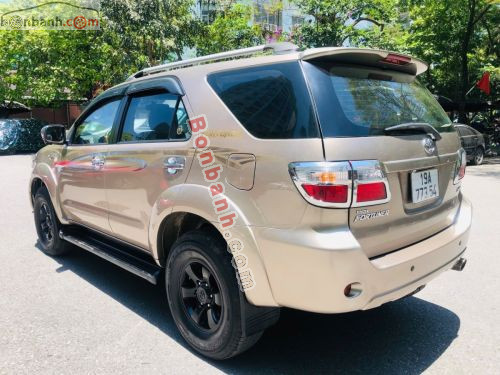 Toyota Fortuner 2011 - ảnh 4