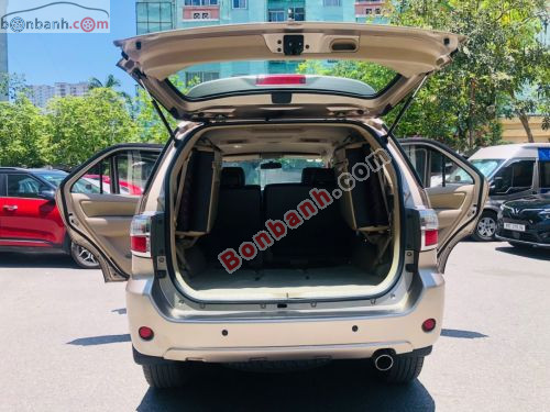 Toyota Fortuner 2011 - ảnh 5
