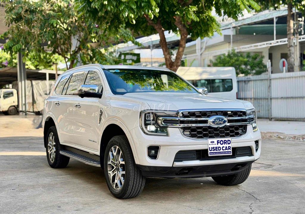 Ford Everest - ảnh 3