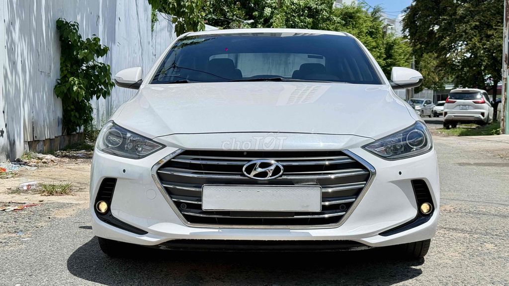 Hyundai Elantra 2018 - ảnh 1