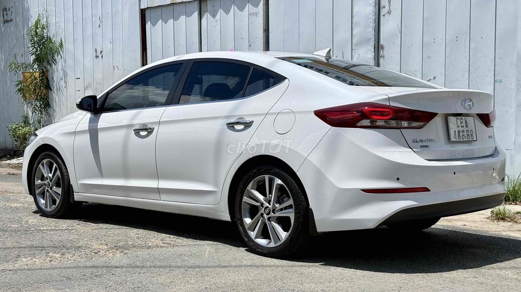 Hyundai Elantra 2018 - ảnh 4