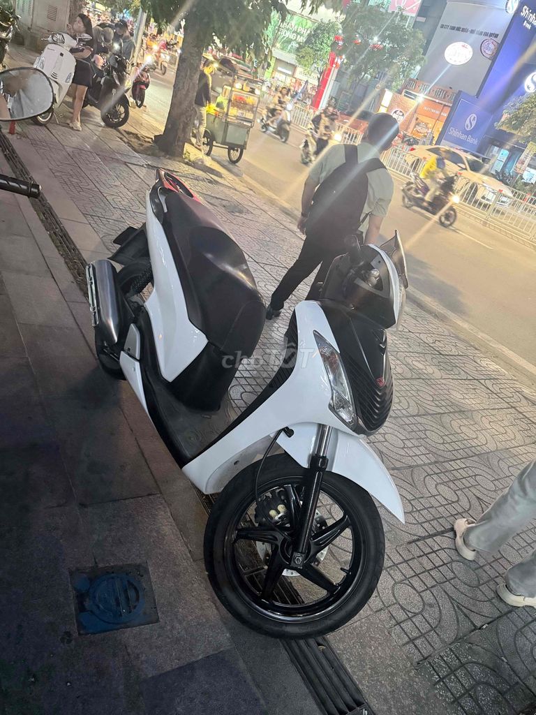 Honda SH 2012 - ảnh 1