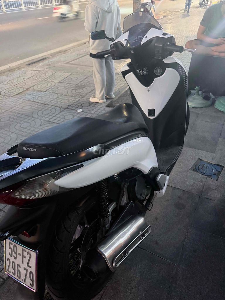 Honda SH 2012 - ảnh 2