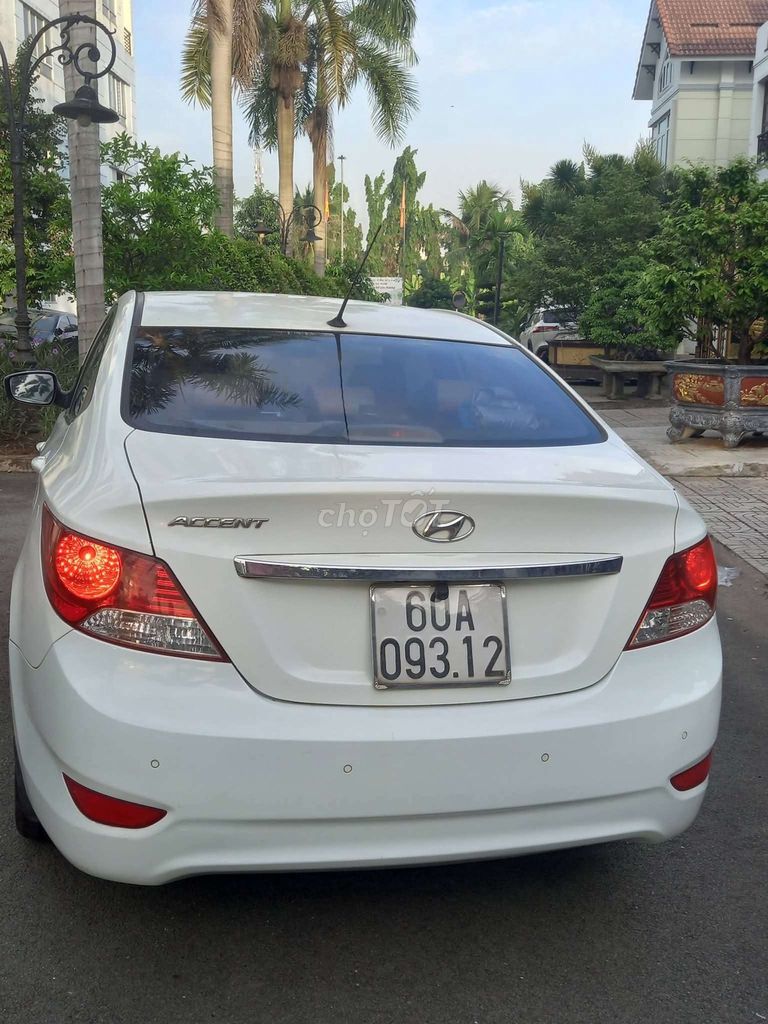 Hyundai Accent - ảnh 2