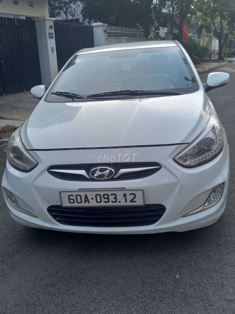 Hyundai Accent - ảnh 3