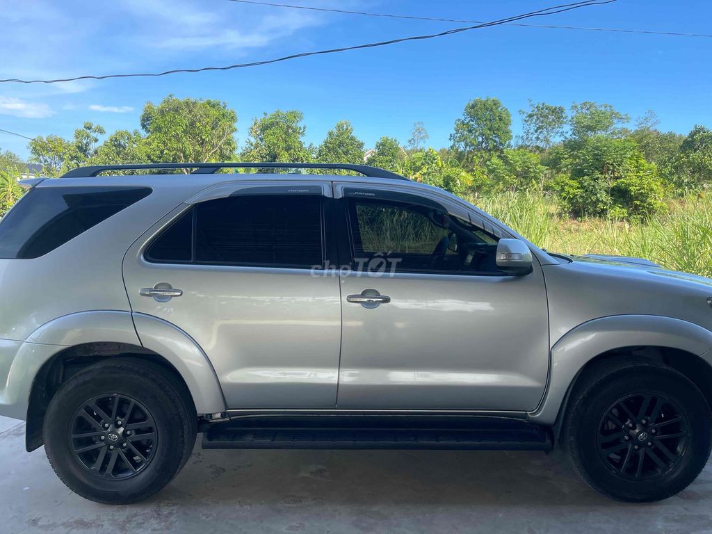 Toyota Fortuner 2015 - ảnh 1