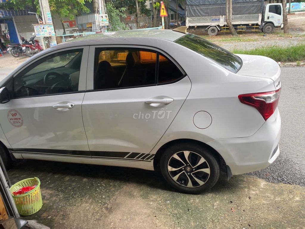 Hyundai Grand i10 - ảnh 1