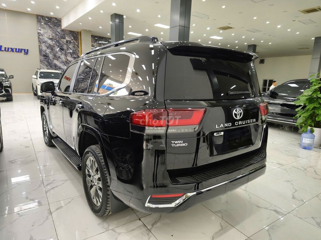 Toyota Land Cruiser 2022 - ảnh 3