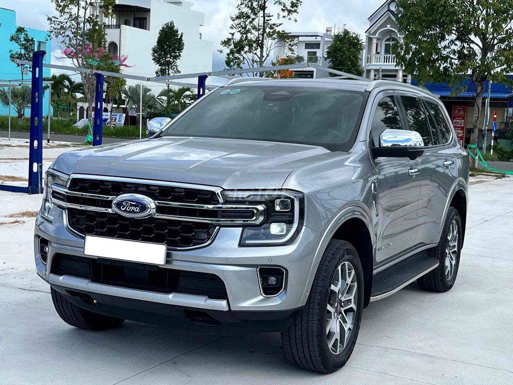 Ford Everest 2023 - ảnh 2