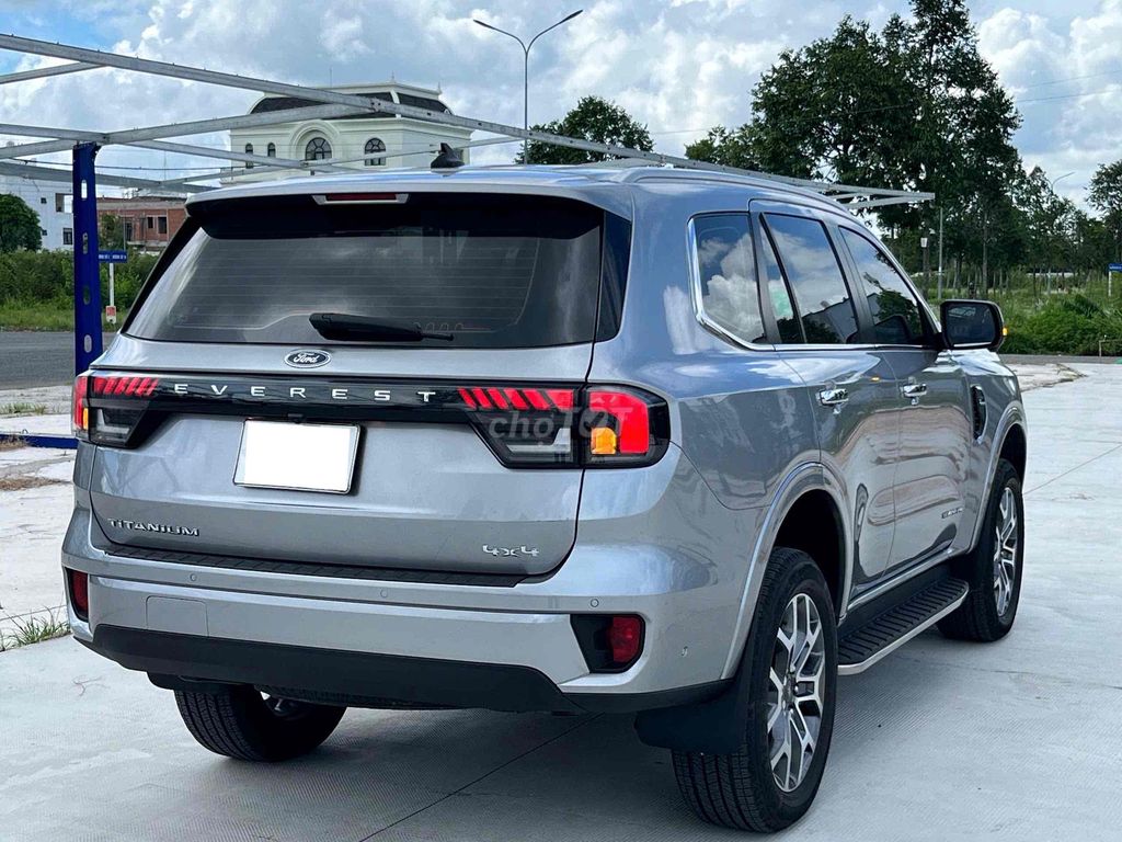 Ford Everest 2023 - ảnh 3