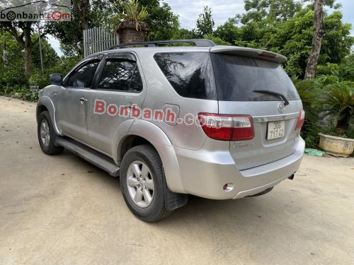 Toyota Fortuner 2.7V 4x4 AT 2009 - ảnh 4