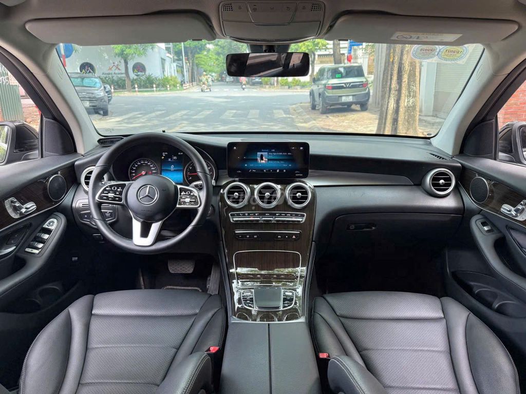 Mercedes-Benz 2020 - ảnh 1