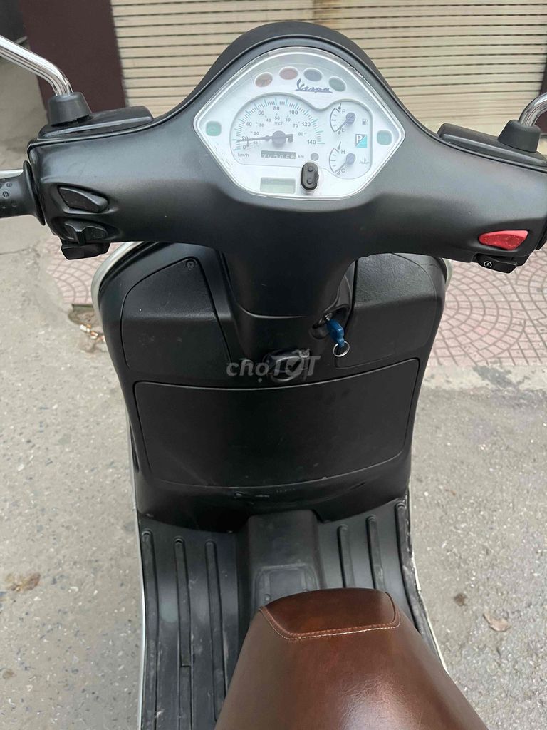Piaggio GTS 2024 - ảnh 4