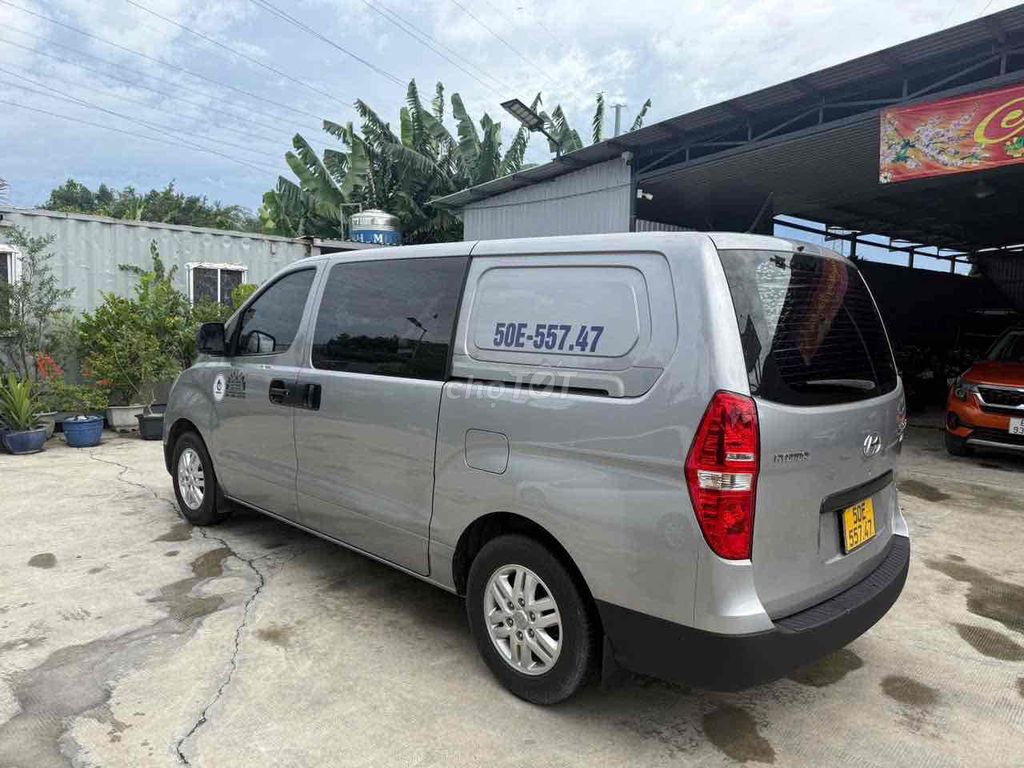 Hyundai Starex 2016 - ảnh 2