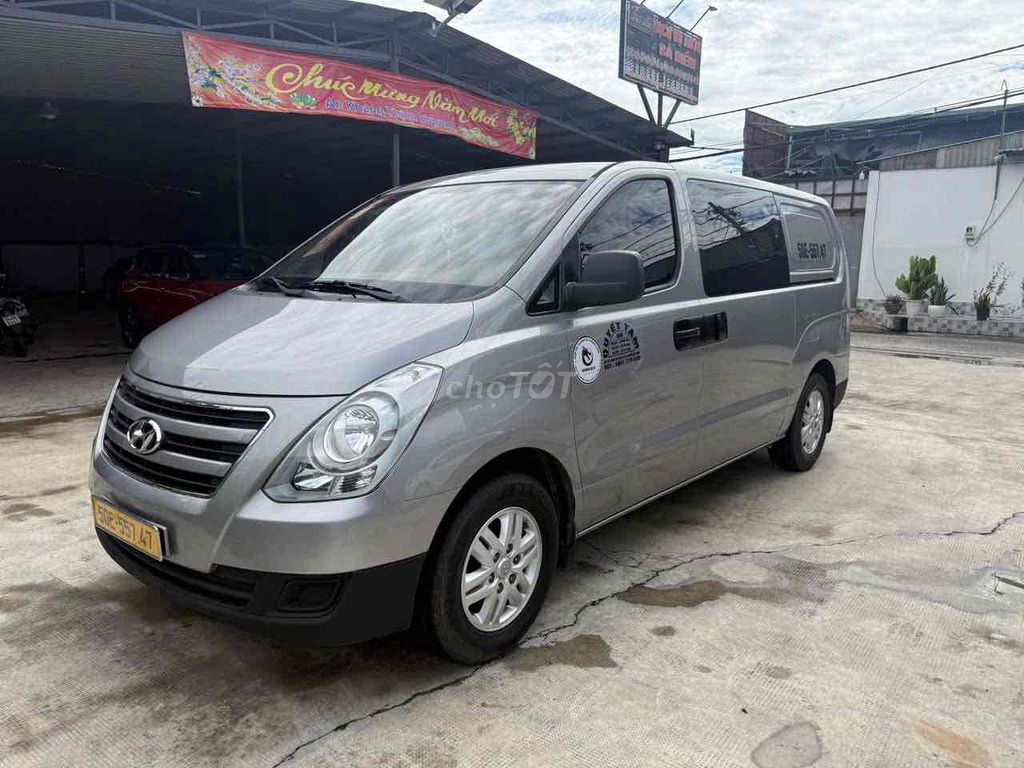 Hyundai Starex 2016 - ảnh 3