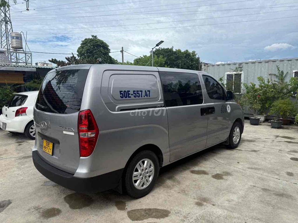 Hyundai Starex 2016 - ảnh 4
