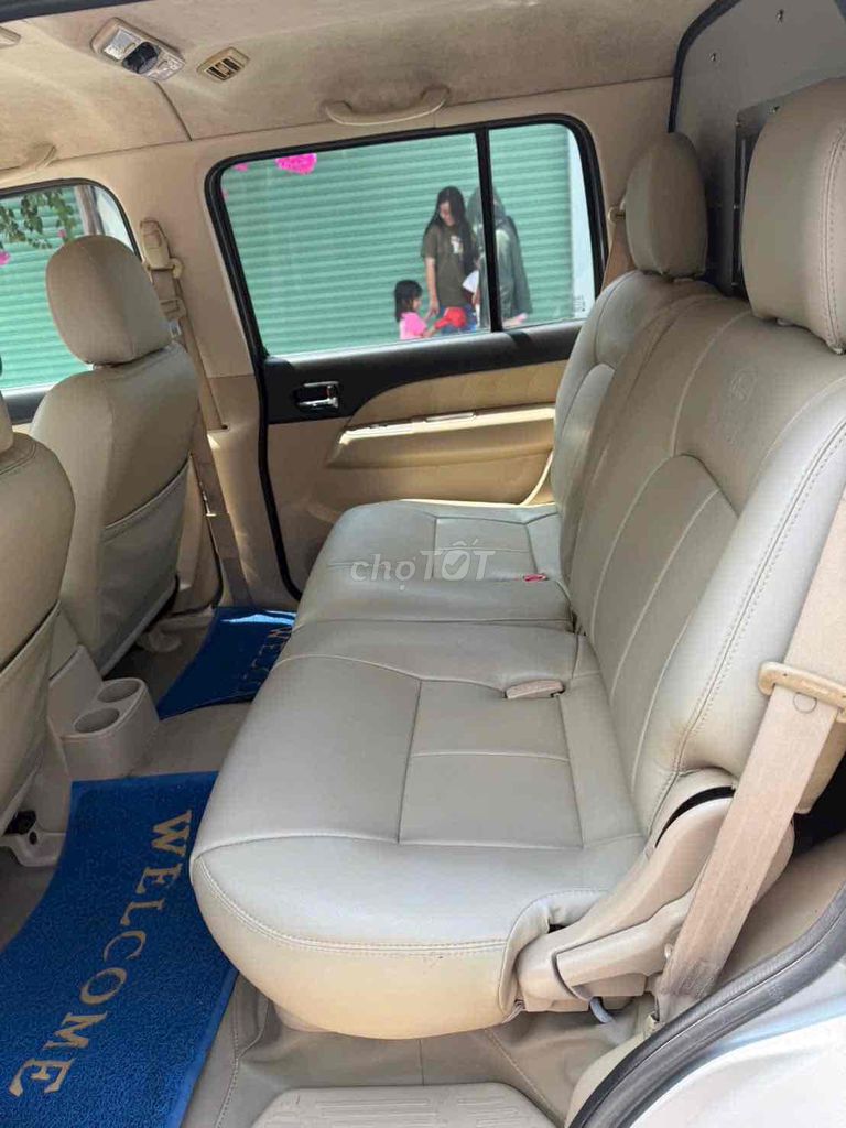 Ford Everest 2011 - ảnh 4