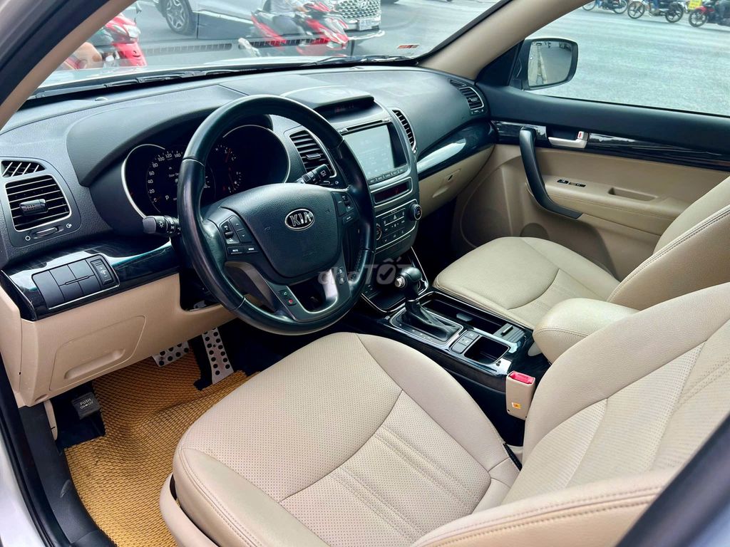 Kia Sorento - ảnh 4