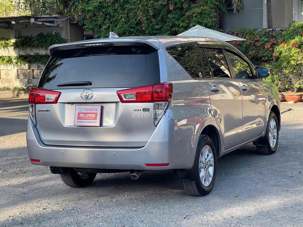Toyota Innova 2.0E 2017 - ảnh 4