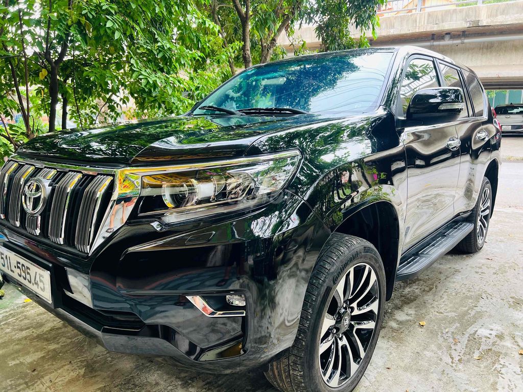 Toyota Land Cruiser Prado 2023 - ảnh 2