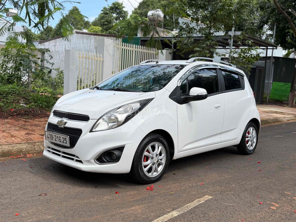 Chevrolet Spark 2017 - ảnh 2