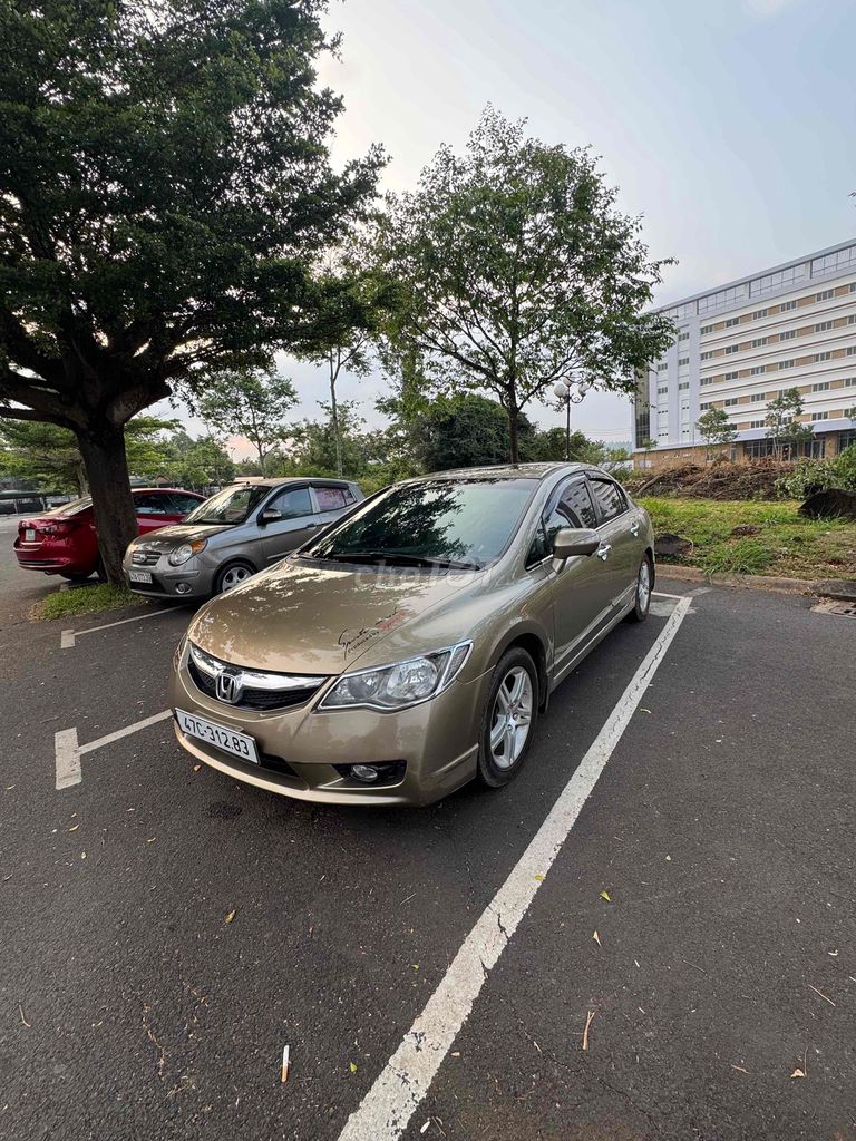 Honda Civic 2011 - ảnh 3