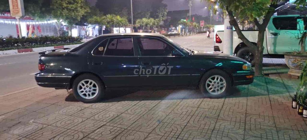 Toyota Camry 1992 - ảnh 1