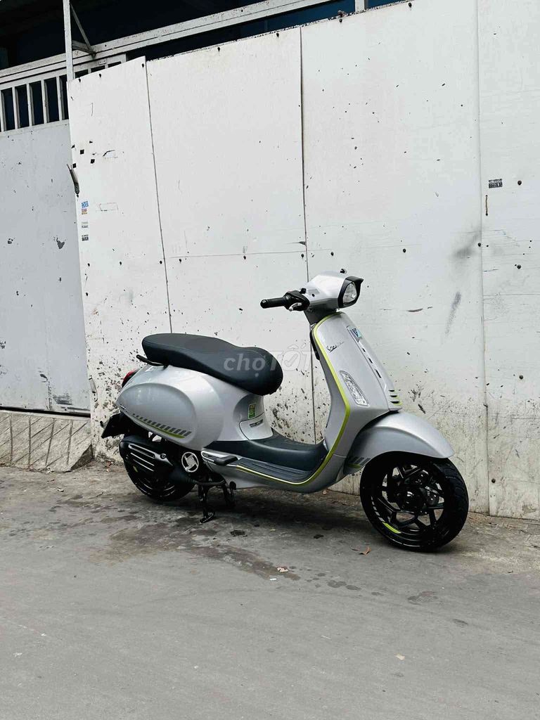 Piaggio Vespa 2025 - ảnh 1