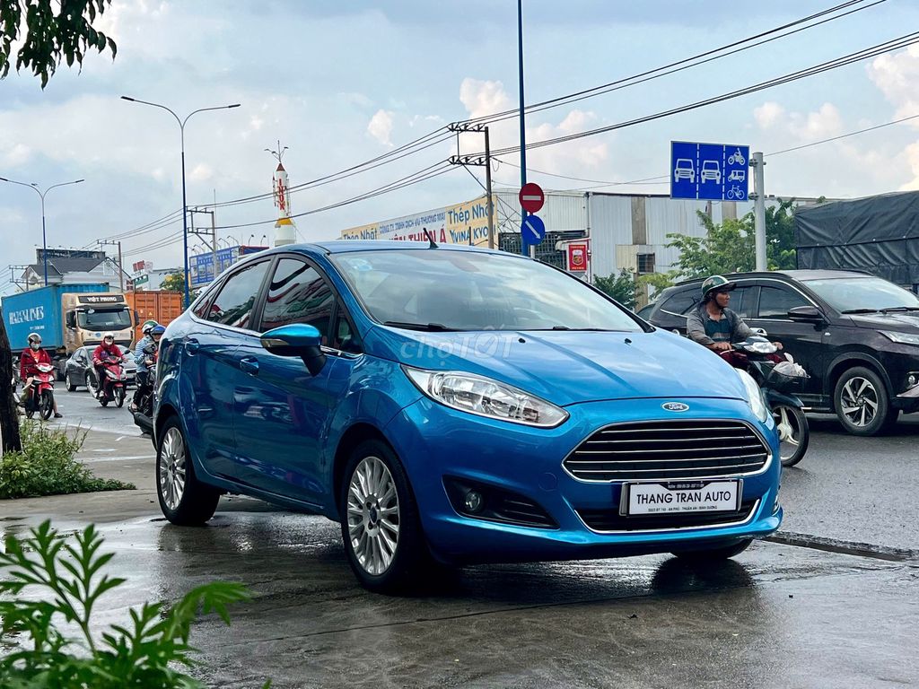 Ford Fiesta - ảnh 1