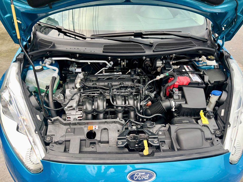 Ford Fiesta - ảnh 4