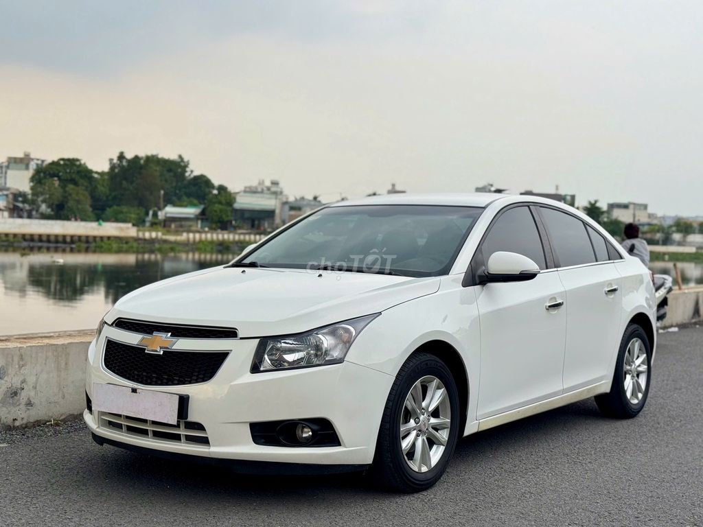 Chevrolet Cruze 2015 - ảnh 1
