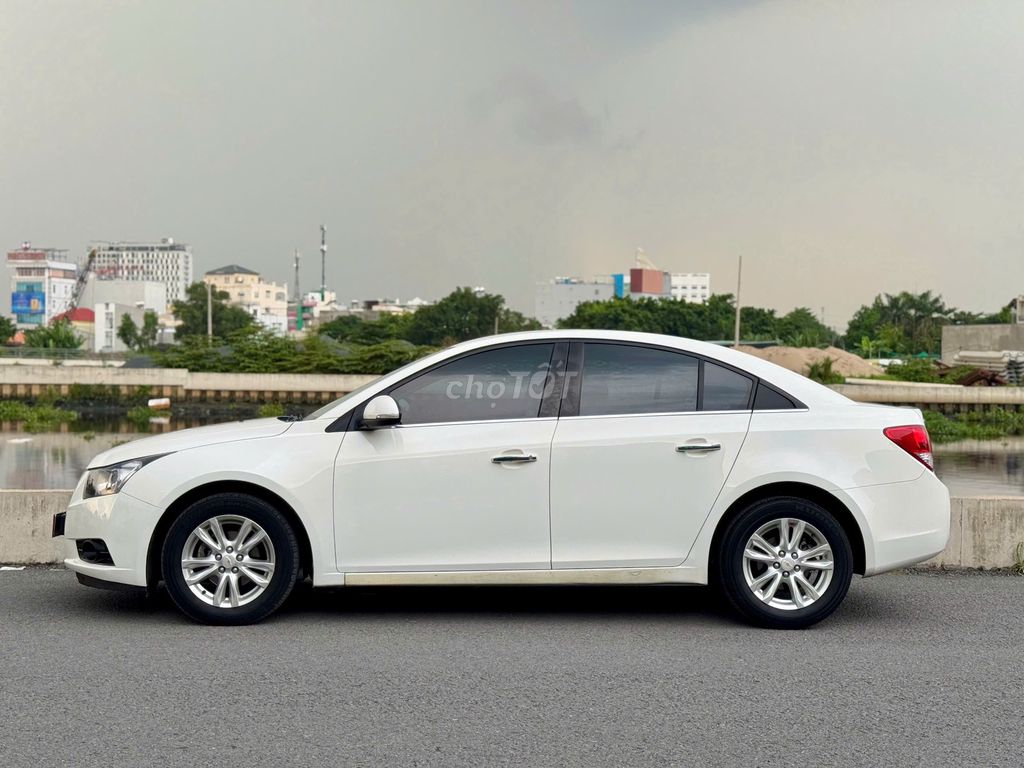 Chevrolet Cruze 2015 - ảnh 4