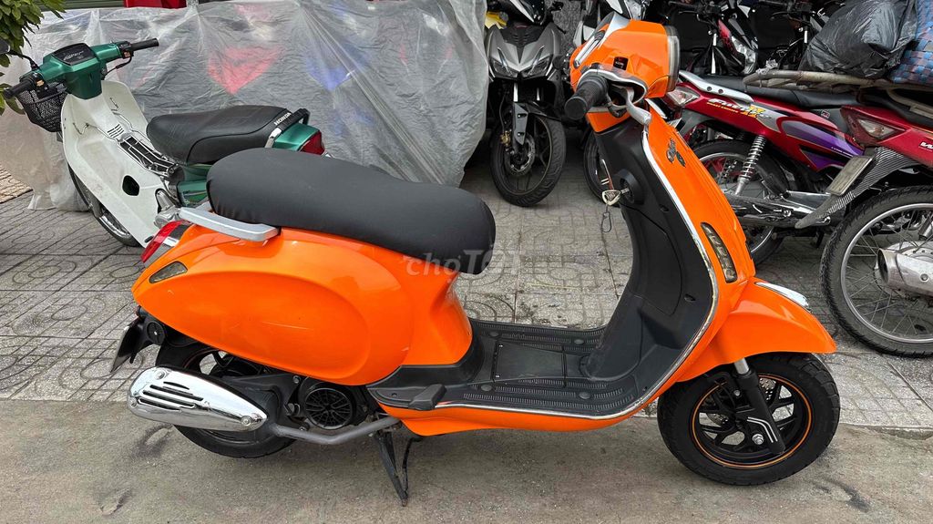 Vespa 2022 - ảnh 1