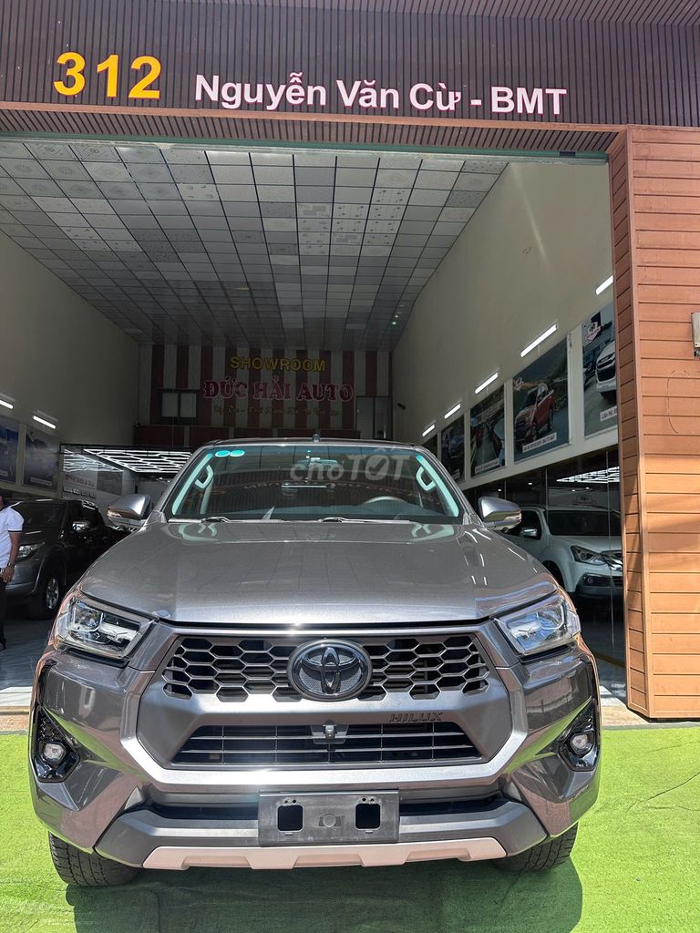 Toyota Hilux 2024 - ảnh 1
