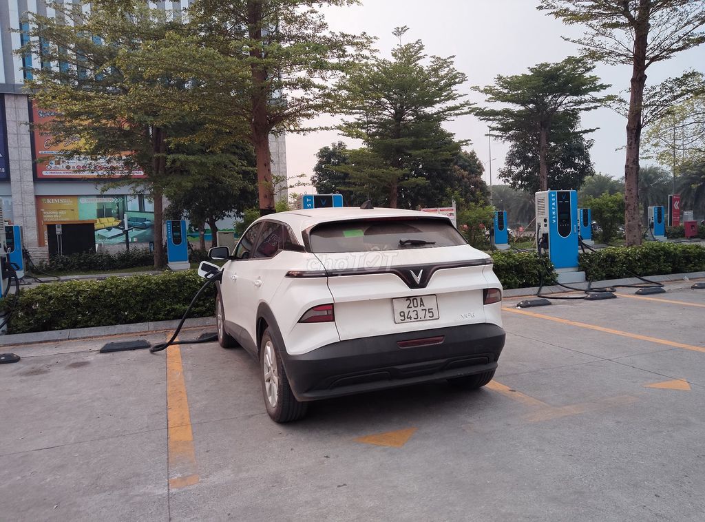 VinFast VF6 Eco - ảnh 3
