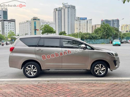 Toyota Innova E 2.0 MT 2022 - ảnh 4