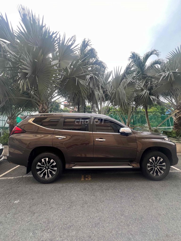 Mitsubishi Pajero Sport - ảnh 1