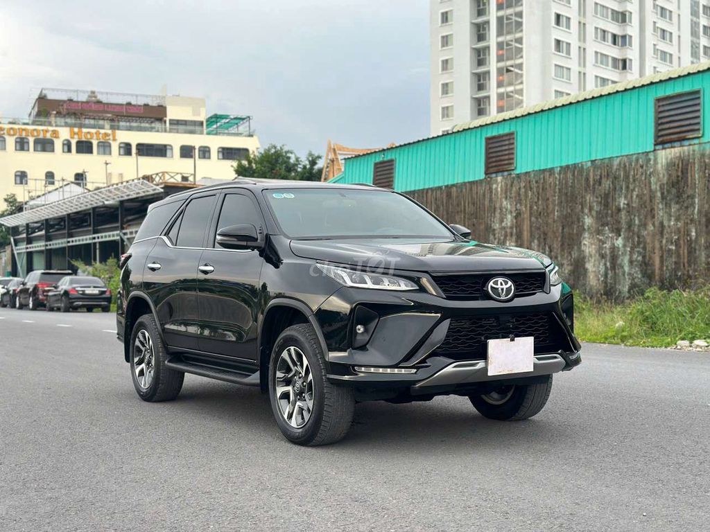 Toyota Fortuner 2021 - ảnh 1