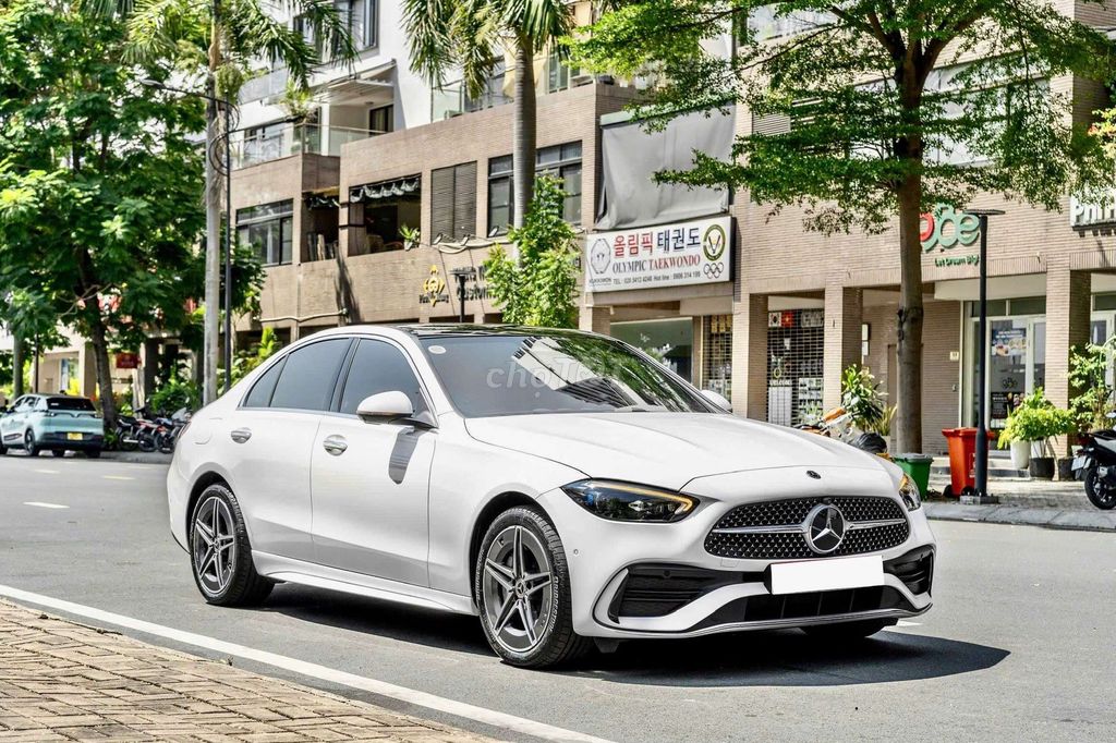 Mercedes-Benz 2025 - ảnh 1